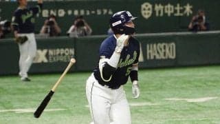 燕・村上、史上9人目の2試合連続の満塁弾！　右翼スタンド中段ぶちこみ敵地騒然