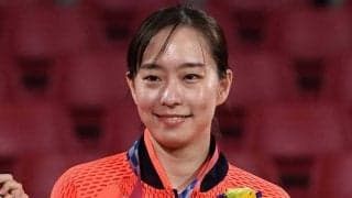 石川佳純、母の日に公開した母娘2ショットに大反響「笑顔がそっくり」「なんて親孝行」