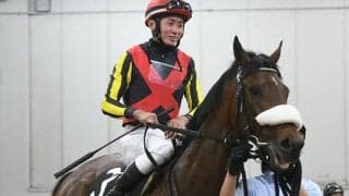 藤原英昭調教師がJRA通算800勝達成「スタッフのことを誇りに感じています」