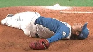 間一髪の“顔面直撃回避”が「ヒヤっとするぜ」　ゴロリ笑顔も「メジャークラス」