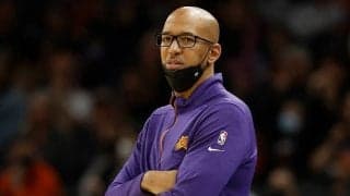 今季サンズを球団史上最高の戦績へ導いたモンティ・ウィリアムズHCが最優秀コーチ賞に