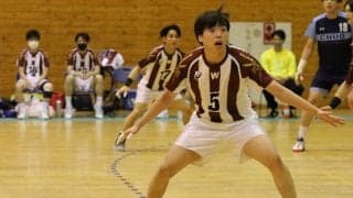 粘りのディフェンスで奮闘するも、中大に逆転負け