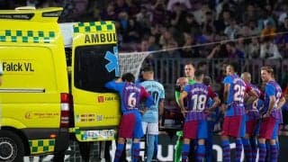 バルサDFアラウホが病院に搬送、脳震とうでの交代で精密検査に