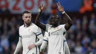 ｢衝撃的なゴールが炸裂｣!!逆転勝利で首位マンCと暫定で並ぶ!レッズの｢背番号10｣が決めた｢超反応決勝ゴール｣