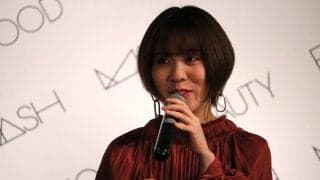「かわいい！」「洋服、オシャレですね」平野美宇、鮮やかなブルートップスでの食事写真を公開