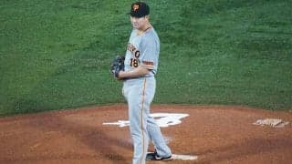 巨人が連敗5でストップ　1軍復帰の菅野が6回1失点で4勝目、岡本和が決勝12号