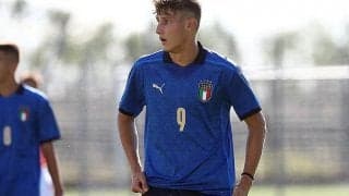 バイエルンがユベントスから16歳逸材FWを獲得!