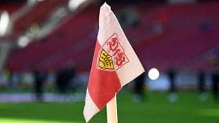 当時はブッフバルトも、シュツットガルトが30年前のブンデス優勝時を模した復刻ユニを着用、伊藤洋輝もモデルに