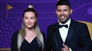 アグエロの恋人が彫像の前でのツーショットを公開「これからも伝説であり続ける」