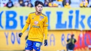 【J2「序盤戦ベストイレブン」】首位・新潟からは「攻撃のスイッチ役」のCBとボランチを、2位・仙台からは「別格の存在感」遠藤康を選出！【GK・DF・MF編】