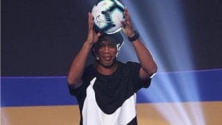 豪華過ぎる共演陣!ロナウジーニョがエキシビション参加、フィーゴ率いるチームと対戦