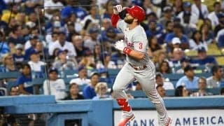 【MLB】靭帯切れても特大弾…　驚愕の“ド根性”スイングが「尋常じゃない」「彼は神様」