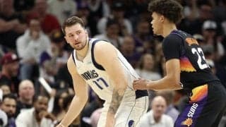 マブスが敵地で下克上…優勝候補サンズに33点差で快勝して4強入り／NBAプレーオフ