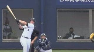 軽く振っての特大弾が「エグすぎる」　オリ救世主の「スイングめっちゃ綺麗」