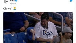 ボールGETした幼児がまさかの行動　あたふたする父親に米反響「リアクション良いね」