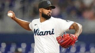 【MLB】バットから“逃げる魔球”の「動きがヤバい」　打者も腰砕けの超変化が「エグい」