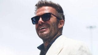 カタールツアーを行ったPSGの選手たちにスペシャルゲスト登場！ ベッカム氏の前では選手たちも満面の笑み