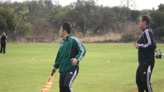 W杯で「私は機械になります」宣言　人間業の極致と言える副審の判定【オフサイドはなぜ反則なのか】(3)