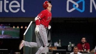 【MLB】大谷翔平は「大丈夫だ」　急所に自打球で悶絶も…指揮官は連敗ストッパーを期待
