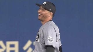 外野手が走者を「狙ったな」　“あわや直撃”を回避した超人の「リアクション最高」