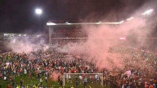 チャンピオンシップ昇格POでノッティンガムファンが卑劣行為…ピッチ乱入で相手選手にケガ