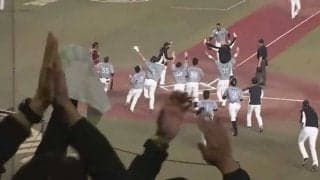 「角度、勢い、飛距離、全てが完璧」　球場熱狂の豪快弾は「これほど飛ばすのか」