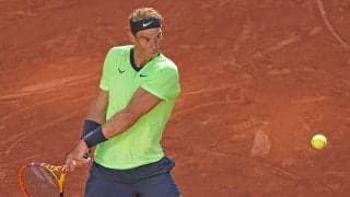 ナダルが全仏で元気に初練習、見事なヒールリフトも披露