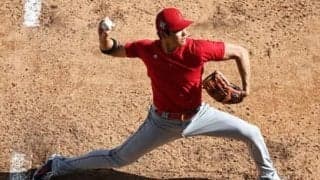 大谷翔平が右腕に巻いている黒いベルトって何？　リアル二刀流をサポートする秘密兵器