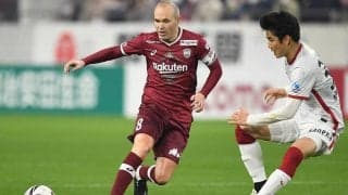 「まさに無敵」イニエスタが密集地帯をすり抜ける「神のドリブル」でスタジアムを揺らす!