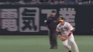 鷹今宮の爆走“真横スロー”が「うんめぇ」　間一髪の流れる美技は「特に凄かった」