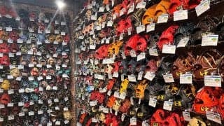 来店しなくても自分に合ったグラブを選べる　3D VR＋オンライン接客を導入した野球専門店