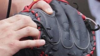 【MLB】歪むキャッチャーミット…161キロ受けた衝撃は「手の骨全部折れそう」「尋常じゃない」