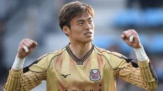 札幌・アクシデントで「1年2か月ぶりリーグ戦出場」23歳GKが見せた躍動で「動き出した時間」【磐田vs札幌】(2)
