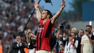 ピッチにド派手登場のイブラ、ドレッシングルームでも熱弁で大盛り上げ　「イタリアはミランのもの！」 