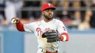 補殺で160キロを計測　フィリーズ29歳の強烈バックホームに米注目「ワオ、ミサイルだ」