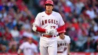 【MLB】大谷翔平、今季初死球に苦悶の表情　右足直撃、本拠地はブーイング