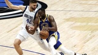 珍プレーにも定評のあるグリーンが新たなシュートを披露…マブスのホームを笑顔で包む