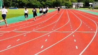 陸上長距離をしている女子高生　部活のない完全オフの日、適切な食事量はどのくらい？