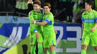 17位湘南が首位・川崎Fを粉砕!! 怒涛の固め打ちで谷口不在の守備陣から大量4得点【明治安田J1第15節】