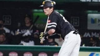 「人間の足の回転とは思えん」　“一瞬”で二塁到達の周東が「新幹線より速い」