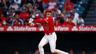 【MLB】大谷翔平「危ない！」　自軍ベンチへのファウルで絶叫＆苦笑い、TV実況「絆が強い」