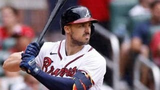 MLB試合中に保安官が“驚きの好守”　勇敢な一幕に米衝撃「外野を守ってもらおう！」