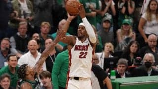 ヒートが接戦を制して3勝3敗に…バトラーがPO自己最多の47得点／NBAプレーオフ