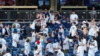 【MLB】金髪の美女ファンが“粋な贈り物”　スタンドで見せた善行が「カッコ良すぎる」