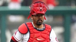 エンゼルス捕手、ボールが顔面付近に直撃　緊急交代に米悲鳴「恐ろしい瞬間」「酷い」