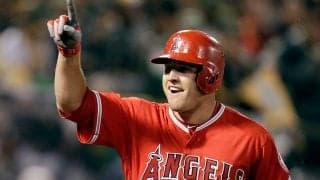 【MLB】1歳の息子が絶望した“無慈悲な豪快弾”　父トラウトのバット投げは「氷のよう」