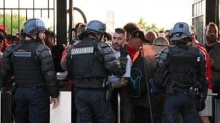 「民度低すぎる」CL決勝前、柵を乗り越え不法侵入するサポ多数…不埒者に非難・憤慨の声「組織の恥」