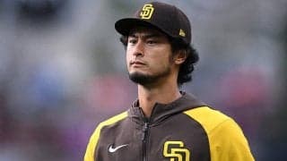 【MLB】ダルビッシュも“左投げ”で楽しそう　同僚との5人シンクロが「ビューティフル」