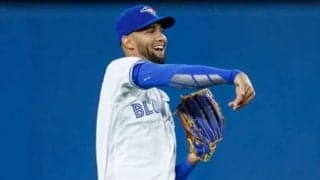 【MLB】フェンス手前から“ノーステップ鬼肩”　機転利かせ失点阻止「常軌を逸した送球」