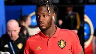 ライバルは新庄ビッグボス!? ベルギー代表FWが“虹色BMW”でド派手に登場！